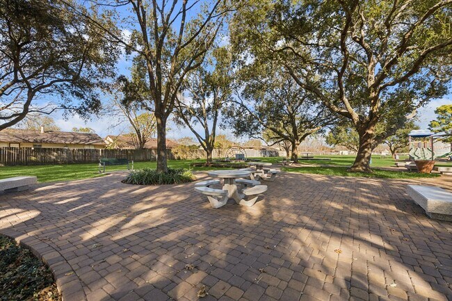 Building Photo - 2784 Forest Point Dr