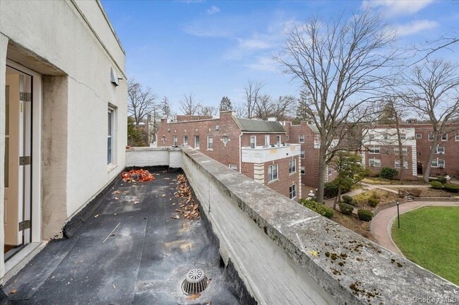 Building Photo - 13 Sunnybrook Rd