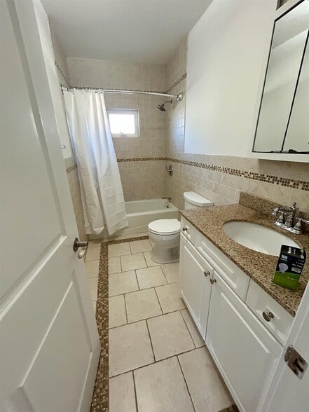 Building Photo - 57 Greenleaf Ave