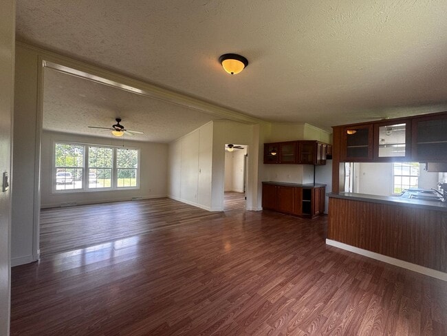 Building Photo - WELCOME HOME!