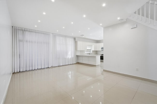 Building Photo - 3790 Piedmont St