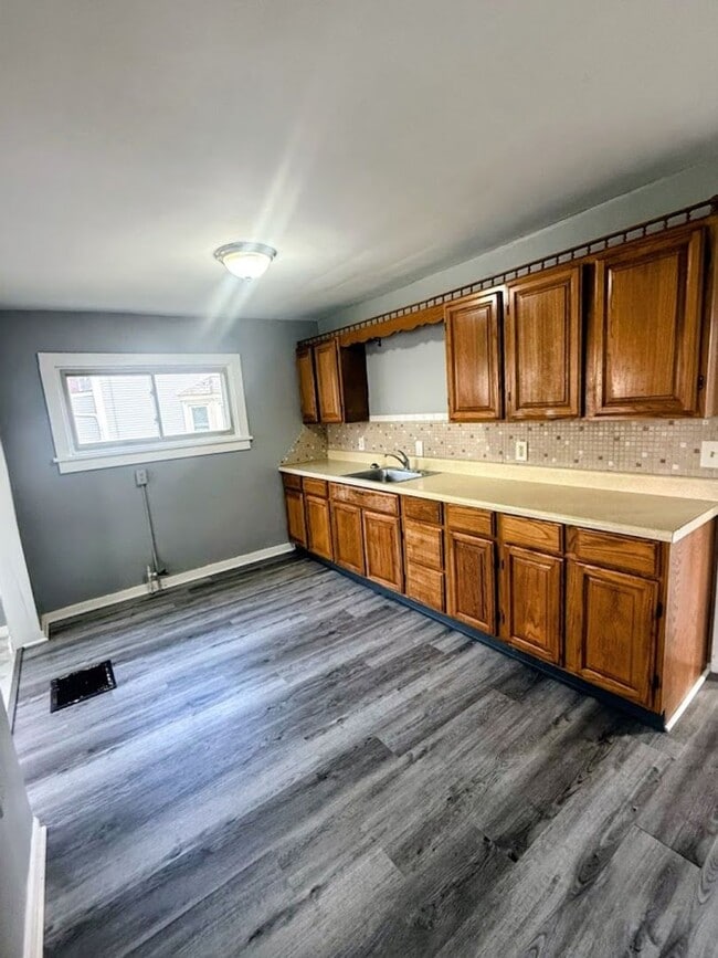 Building Photo - Spacious 4-Bedroom Home in North Canton – Prime Location