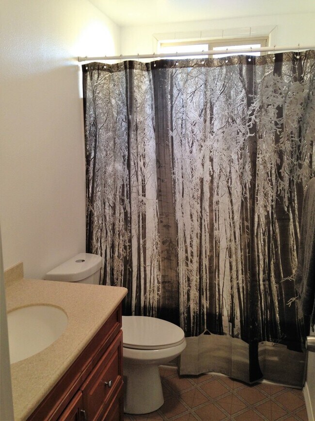 Building Photo - LOFT STYLE 2 Bed/1 Bath Near the Ocean ** ...
