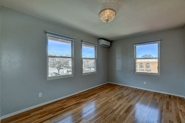 Building Photo - 108 N Mt Vernon Ave