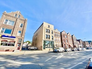 Building Photo - 1854 W 18th St