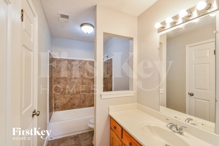 Building Photo - 6375 Treadway Trail