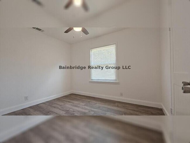 Building Photo - Charming Remodeled Gem in Southwest Fort Worth