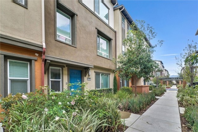 Building Photo - 1138 Tangerine Dr