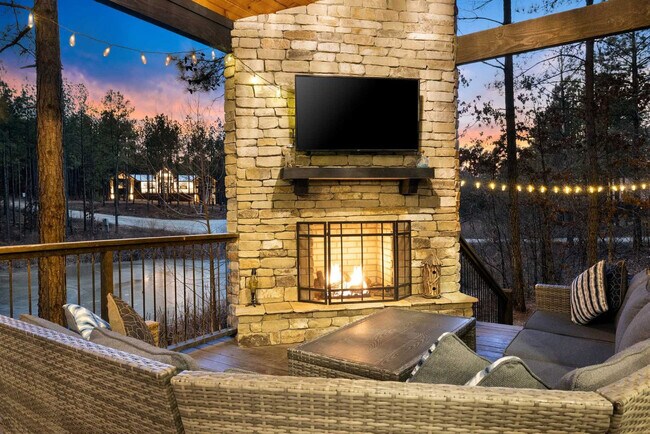 Building Photo - 222 Lost Creek Trl