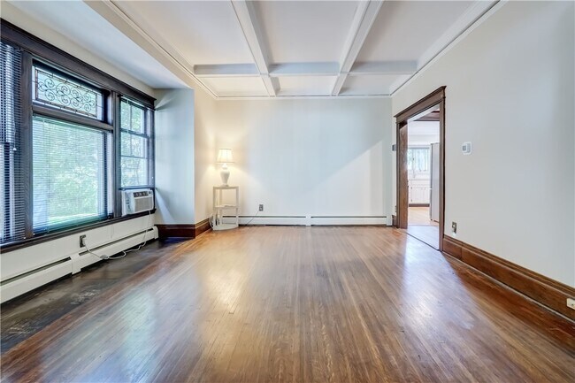 Building Photo - 38 Cornell St