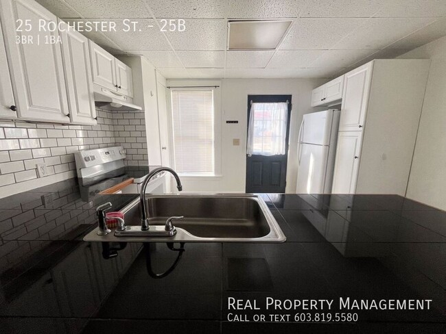 Building Photo - Beautifully Renovated 3 Bedroom, 1 Bath Ap...