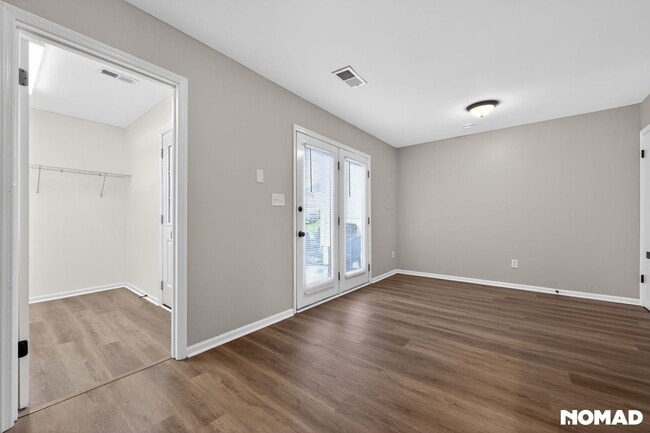 Building Photo - 4232 5th Ave S