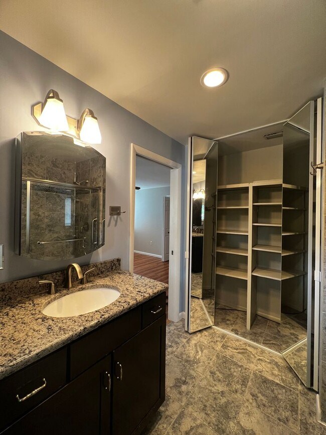 Building Photo - 75 Plymouth Cir