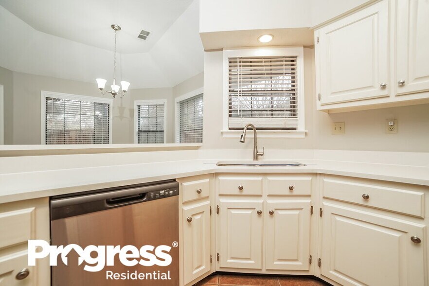 Building Photo - 8672 Debbie Kay Ln