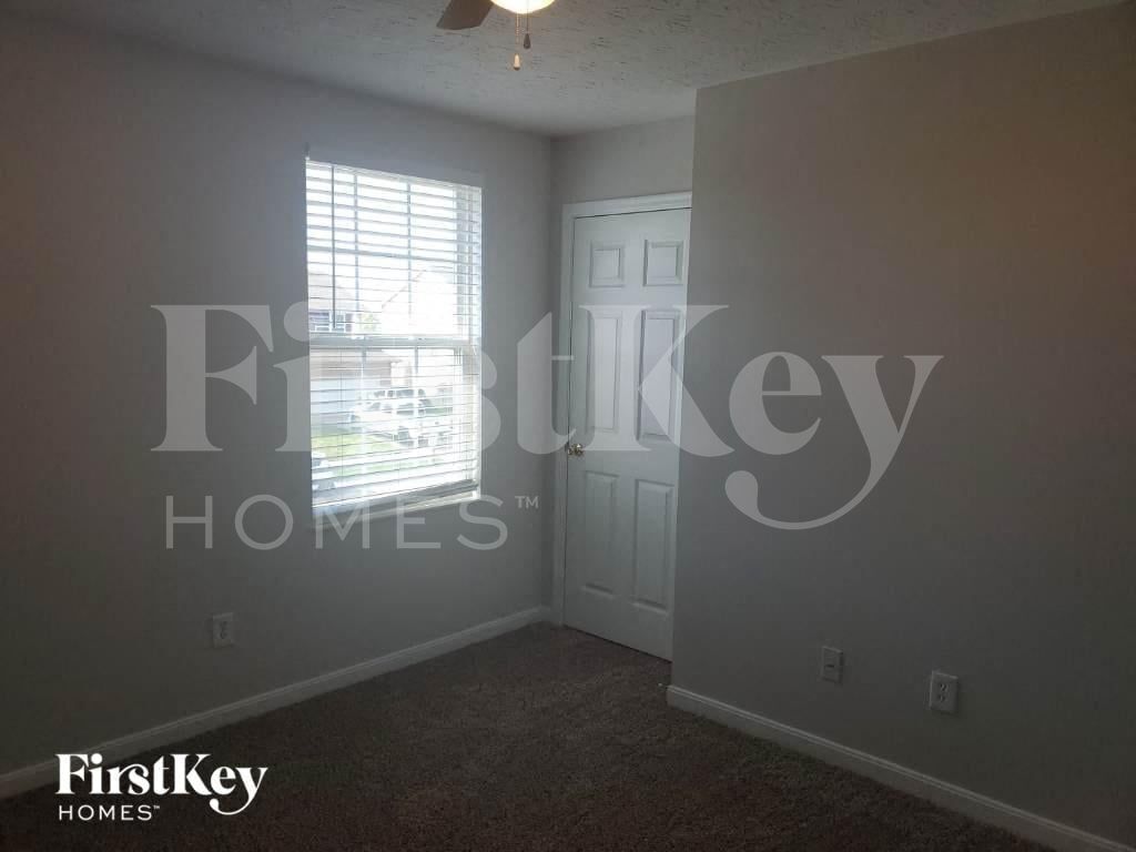 Building Photo - 356 Brandon Dr