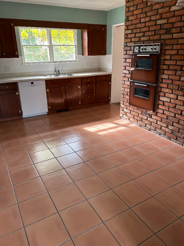 Building Photo - 2700 Carmel Dr