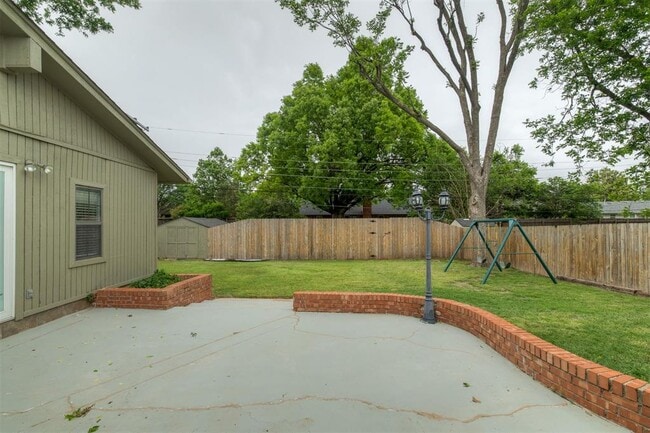 Building Photo - 2725 NW 68th St