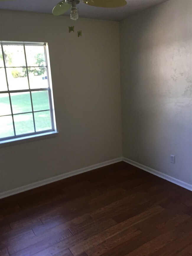 Building Photo - 3818 Leane Dr