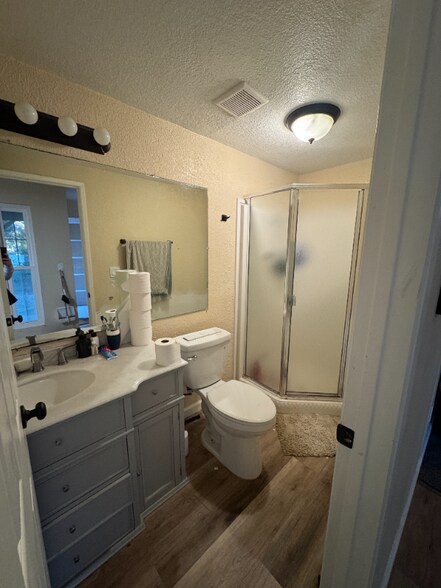 Building Photo - 1346 Miraflores Glen