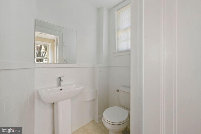 Building Photo - 3808 Veazey St NW