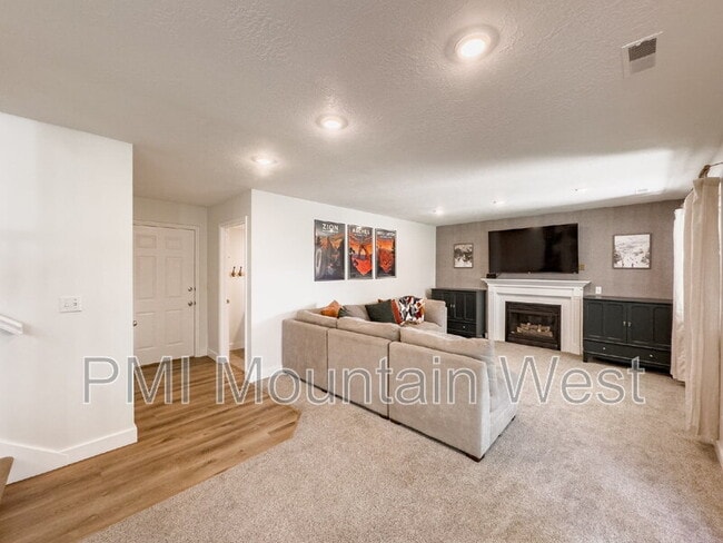 Building Photo - 607 E 1250 S