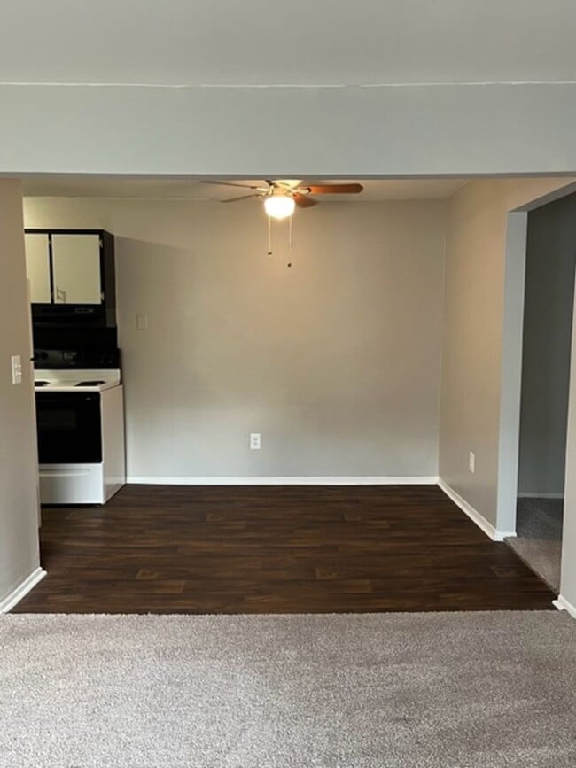 Building Photo - Charming 1 bedroom/1 bath near Downtown Rochester!