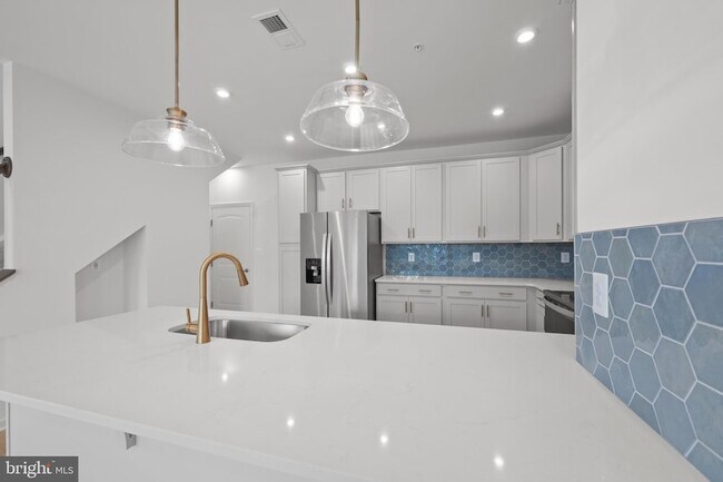 Building Photo - 9942 -A Count Fleet Cres
