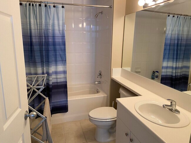 Building Photo - 616 Clearwater Park Rd