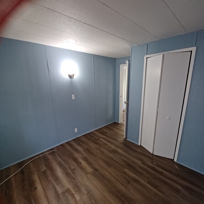 Building Photo - 3 BR 2 BA mobile home on half an acre