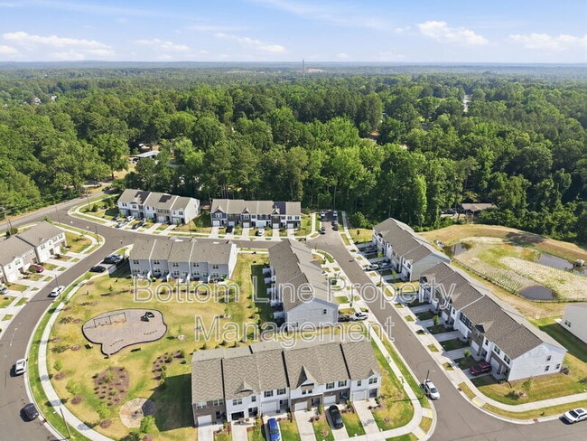 Building Photo - 1117 Dakine Dr