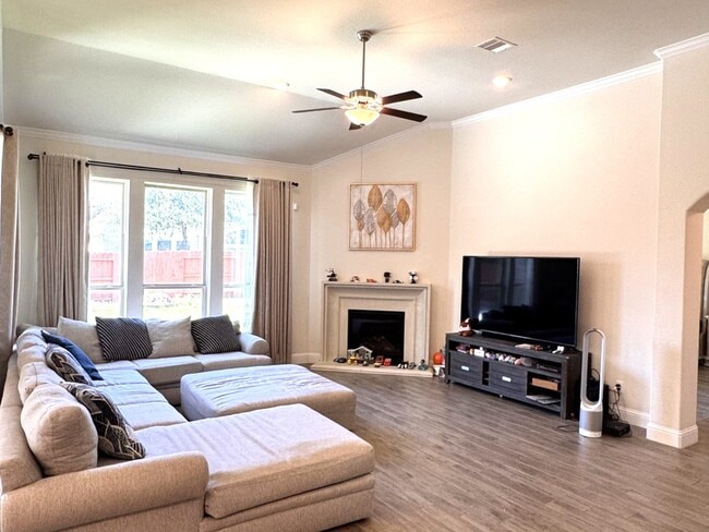 Building Photo - 16907 Clola Ct