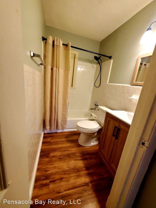 Building Photo - 3 br, 1 bath House - 42 Gloucester Ave