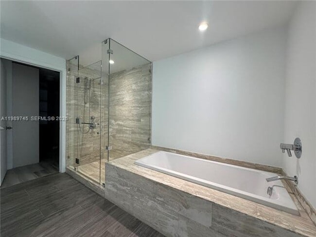 Building Photo - 2900 NE 7th Ave