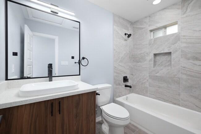 Building Photo - 105 E Moore Rd