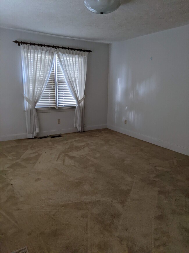 Building Photo - 17020 Morris Dr