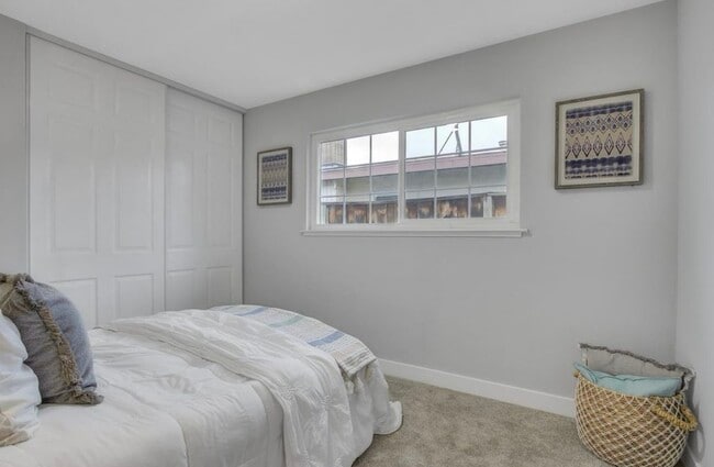 Building Photo - Live Oak Ct