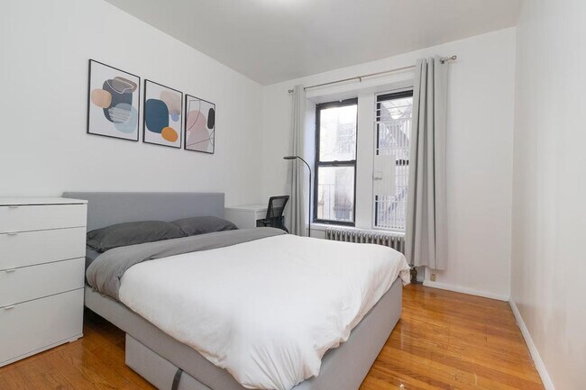 Building Photo - 1823 2nd Ave