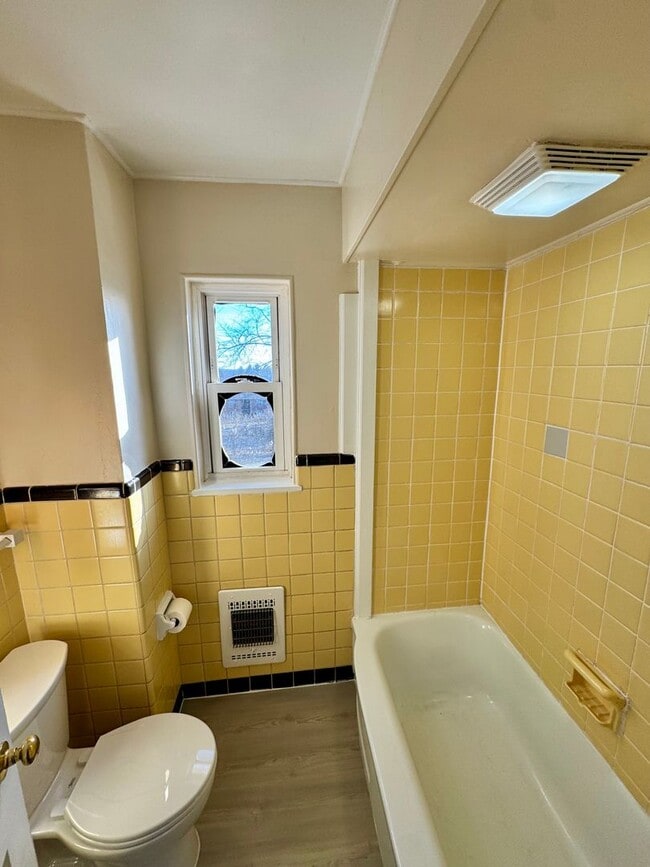 Building Photo - 3110 Grand Ave