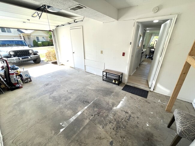 Building Photo - 6220 Crofton Dr
