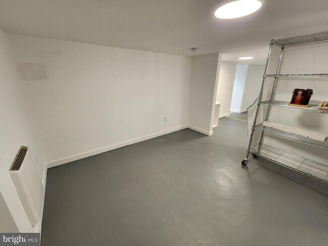 Building Photo - 1048 Prospect St