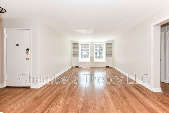 Building Photo - 3057 S Buchanan St