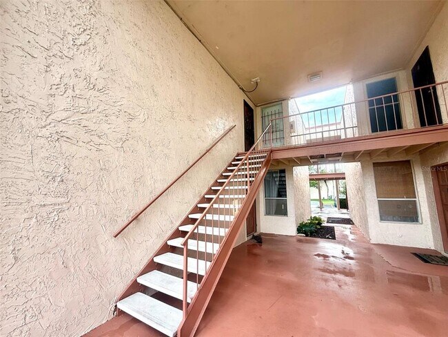 Building Photo - 534 Orange Dr