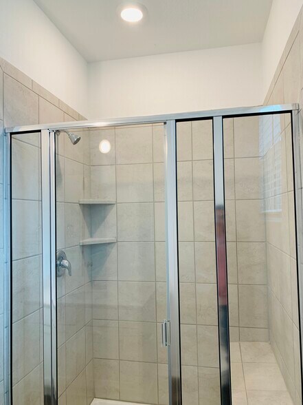 Building Photo - 1100 Winnie Dr