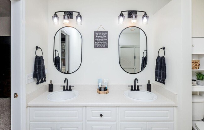 Building Photo - 50 Murrah Rd Ext