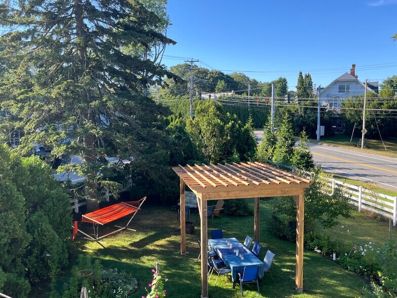 Building Photo - 38 Ocean House Rd