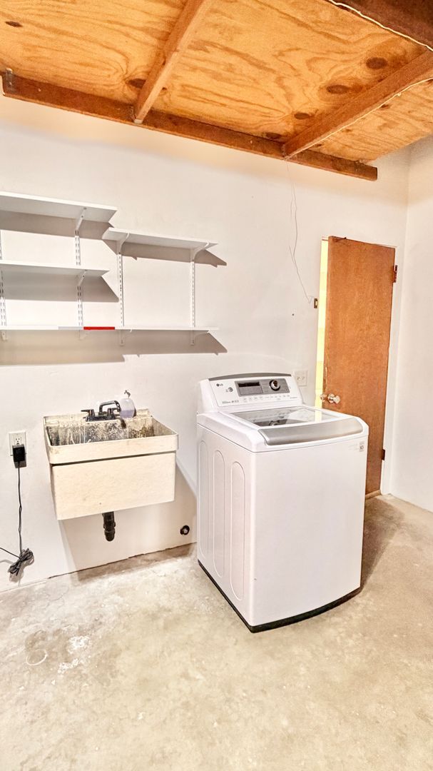 Building Photo - Wonderful Single-Story Home with Remodeled Kitchen and Baths, Fresh Paint, and Minutes to downtow...