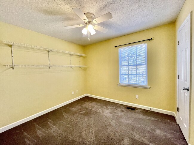 Building Photo - 239 Yorkshire Dr