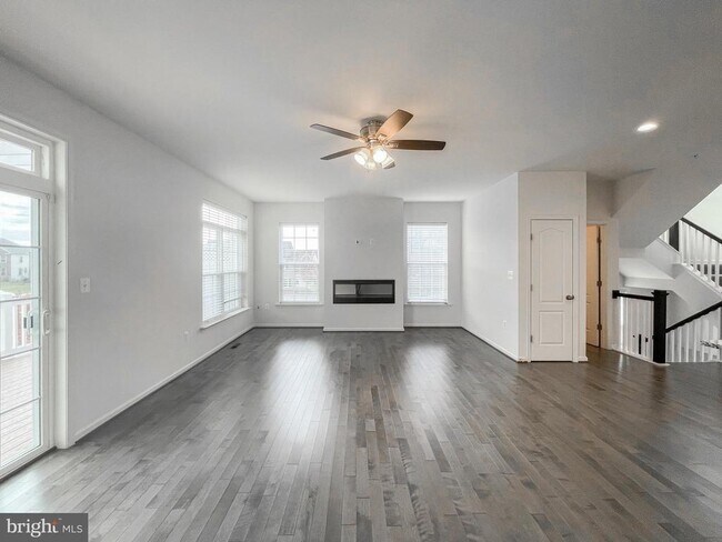 Building Photo - 15501 Newtonmore Ln