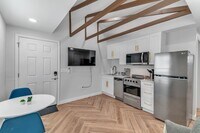 Building Photo - 601-603 Lyndhurst St