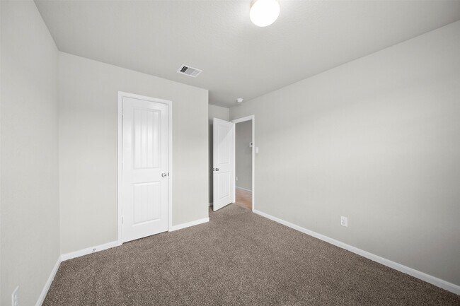 Building Photo - 18338 Raven Rock Ln